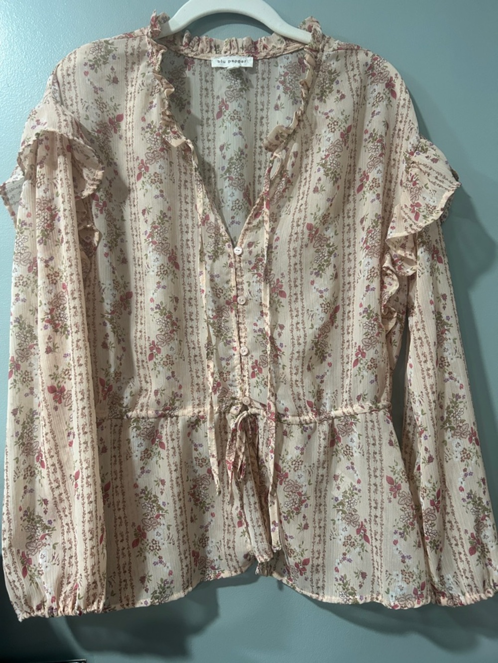 Blu Pepper Cream Floral Ruffle Tie-Front Blouse